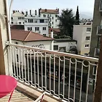 Nicolas - 2 Chambres, Balcon, Parking Prive, Clim