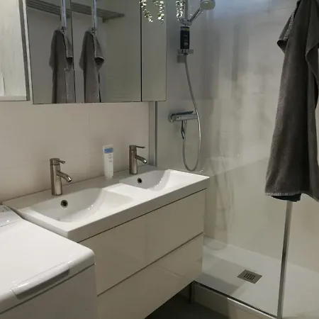 Nicolas - 2 Chambres, Balcon, Parking Prive, Clim * Grenoble
