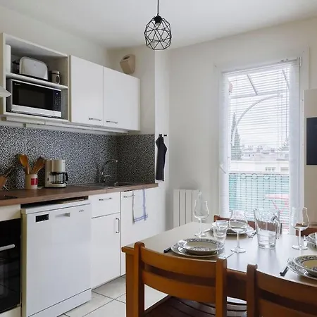 Nicolas - 2 Chambres, Balcon, Parking Prive, Clim Daire *