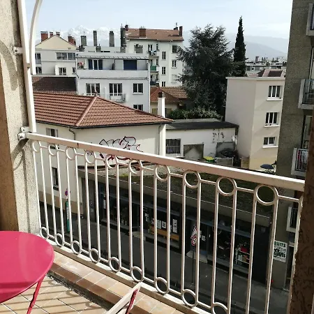 Nicolas - 2 Chambres, Balcon, Parking Prive, Clim