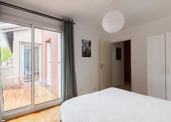 Nicolas - 2 Chambres, Balcon, Parking Prive, Clim דירה