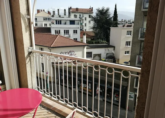 Nicolas - 2 Chambres, Balcon, Parking Prive, Clim