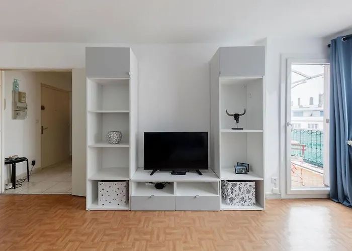 Apartment Nicolas - 2 Chambres, Balcon, Parking Prive, Clim