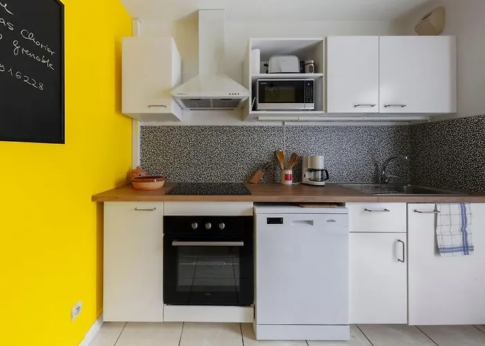 Nicolas - 2 Chambres, Balcon, Parking Prive, Clim *