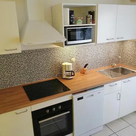 Nicolas Iii, Parking Privé, Clim, Balcon Appartement *